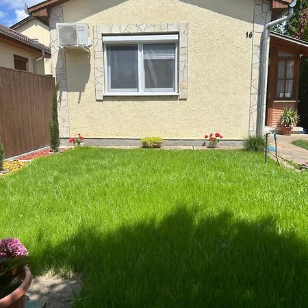Kisvirag Apartman Hajduszoboszlo Bagian luar foto