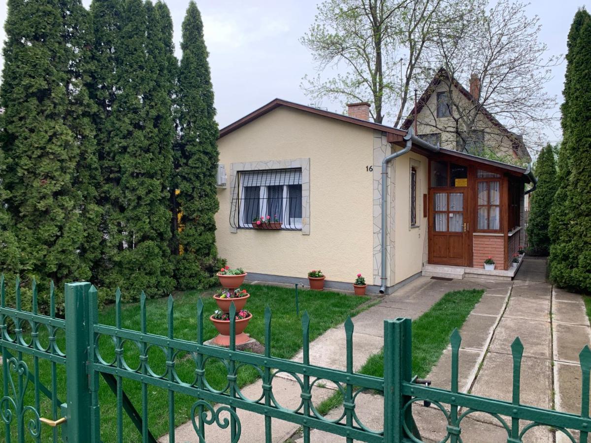 Kisvirag Apartman Hajduszoboszlo Bagian luar foto